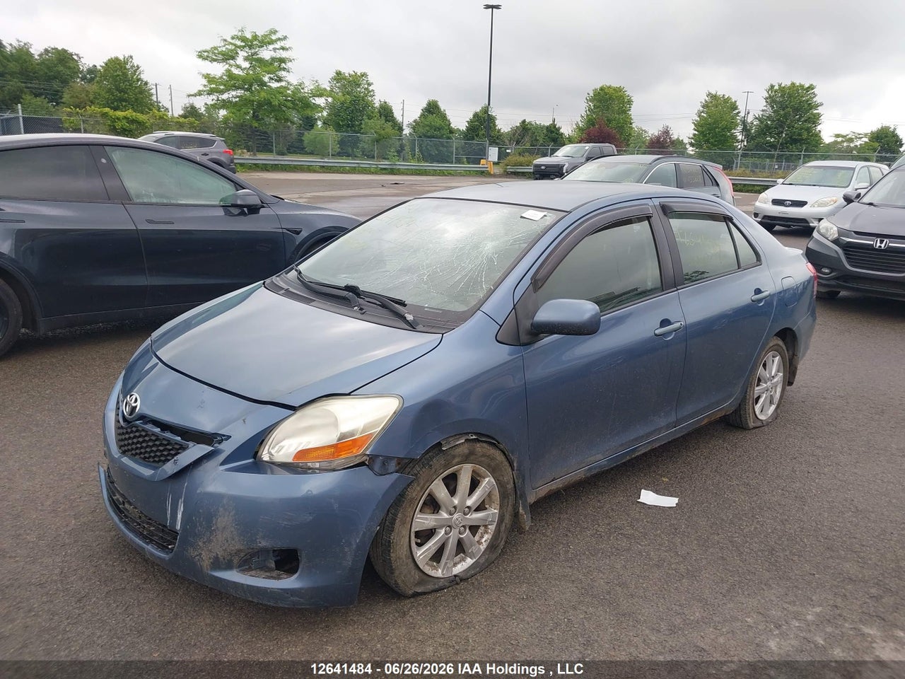 2010 TOYOTA YARIS thumbnail 3