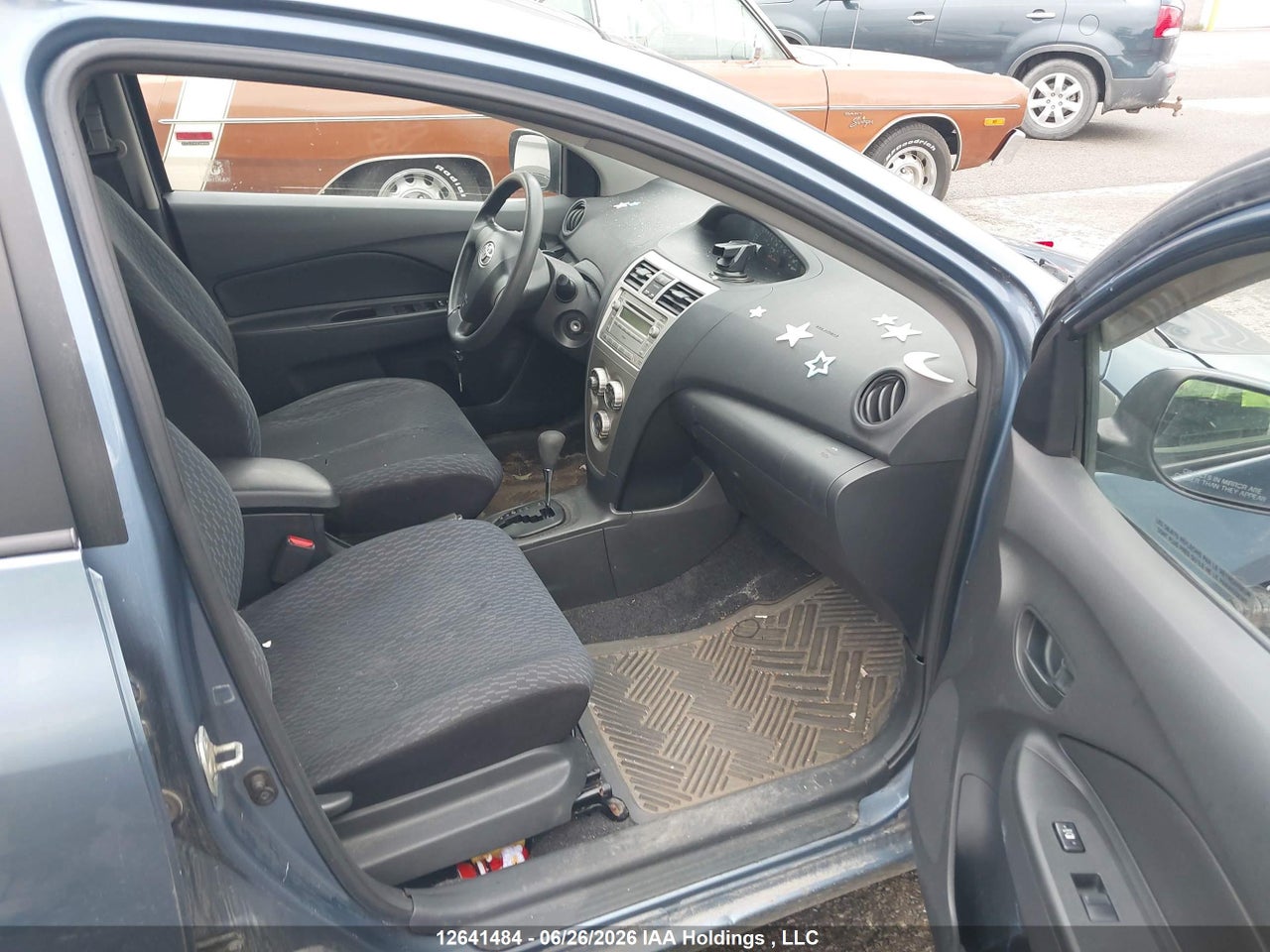 2010 TOYOTA YARIS thumbnail 6
