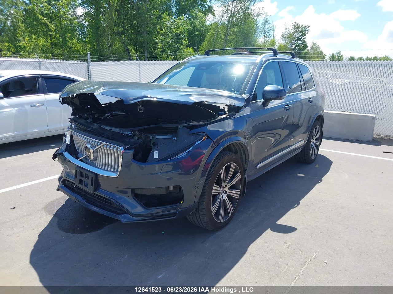 2023 VOLVO XC90 ULTIMATE thumbnail 3