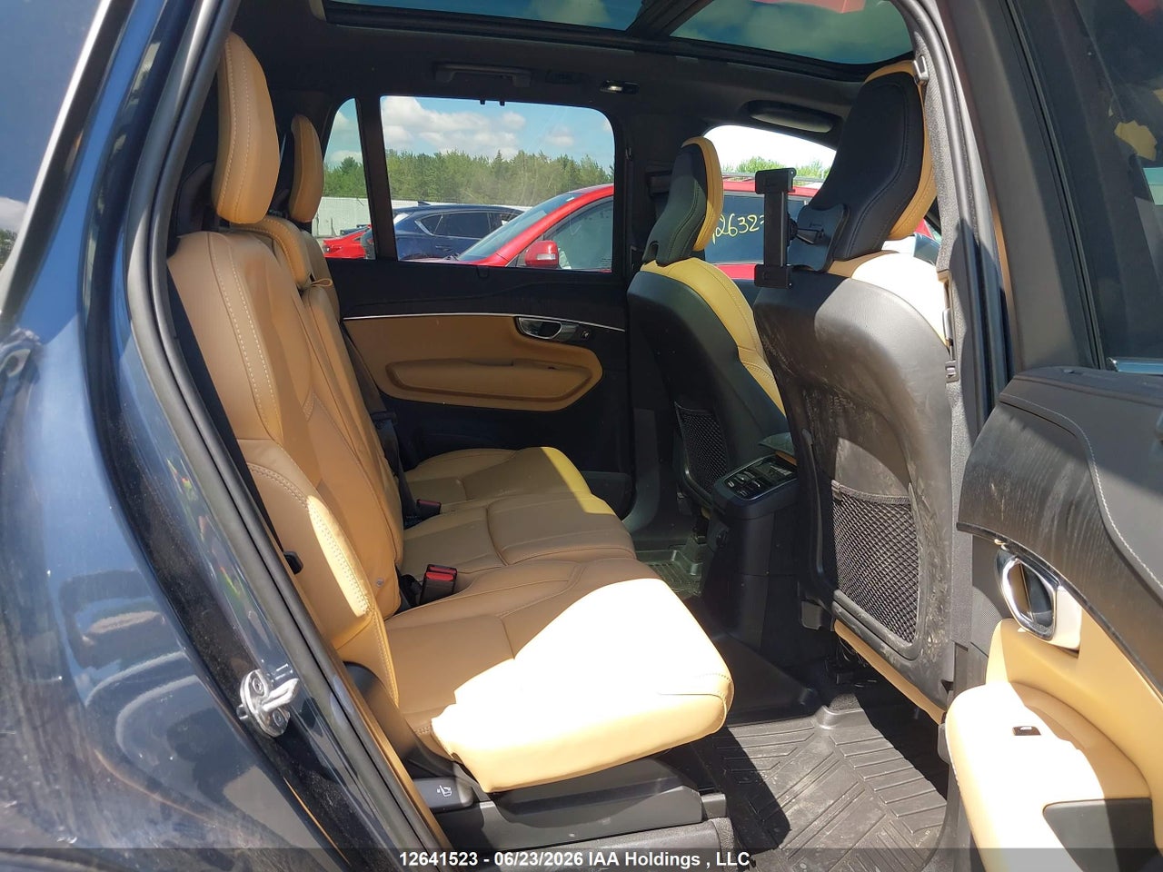 2023 VOLVO XC90 ULTIMATE thumbnail 9
