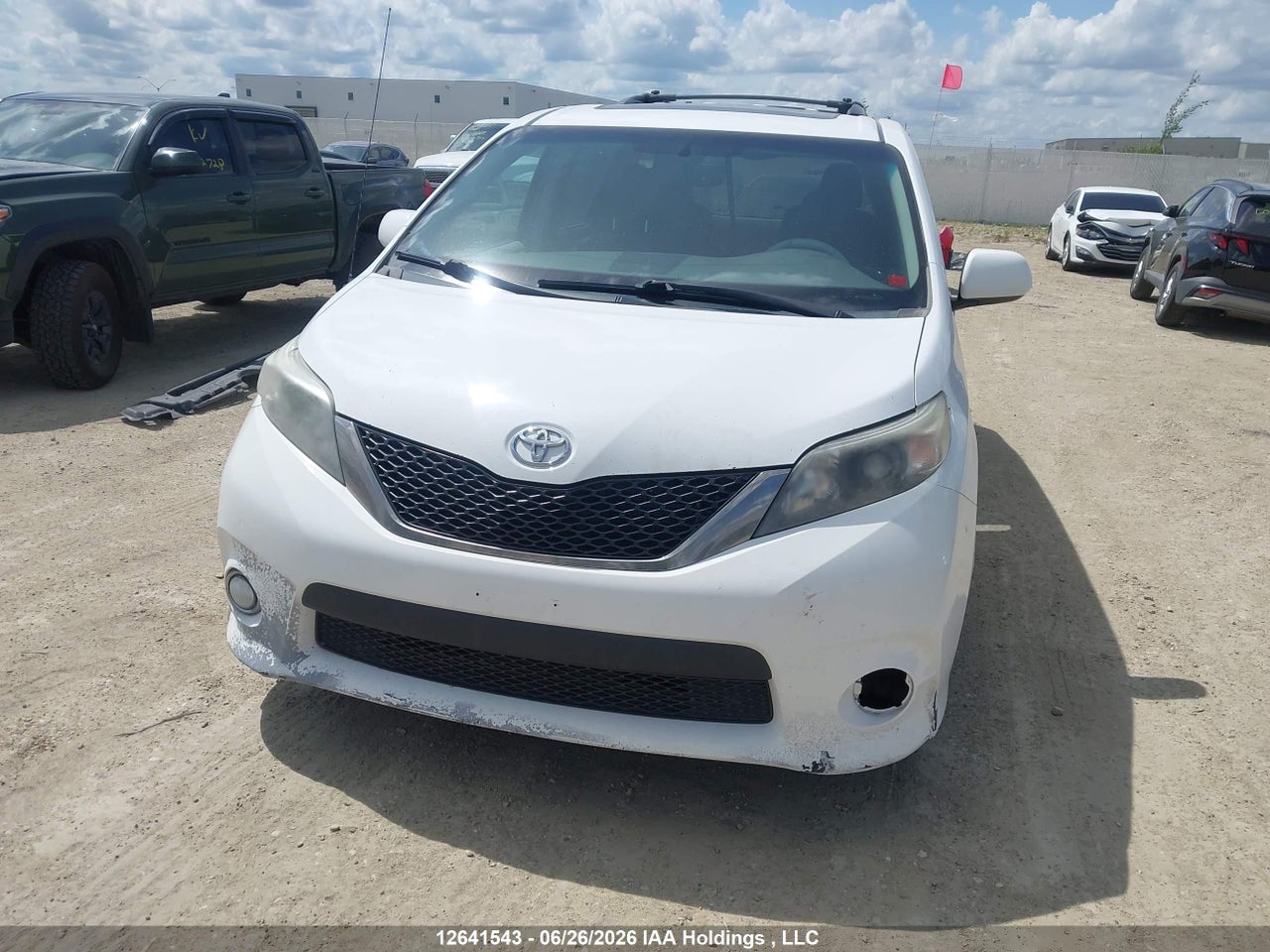 2014 TOYOTA SIENNA SE 8 PASSENGER thumbnail 7