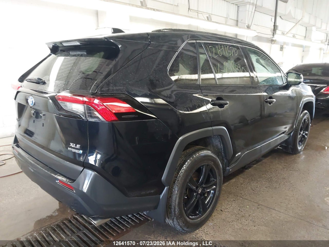 2024 TOYOTA RAV4 XLE/WOODLAND EDITION thumbnail 5