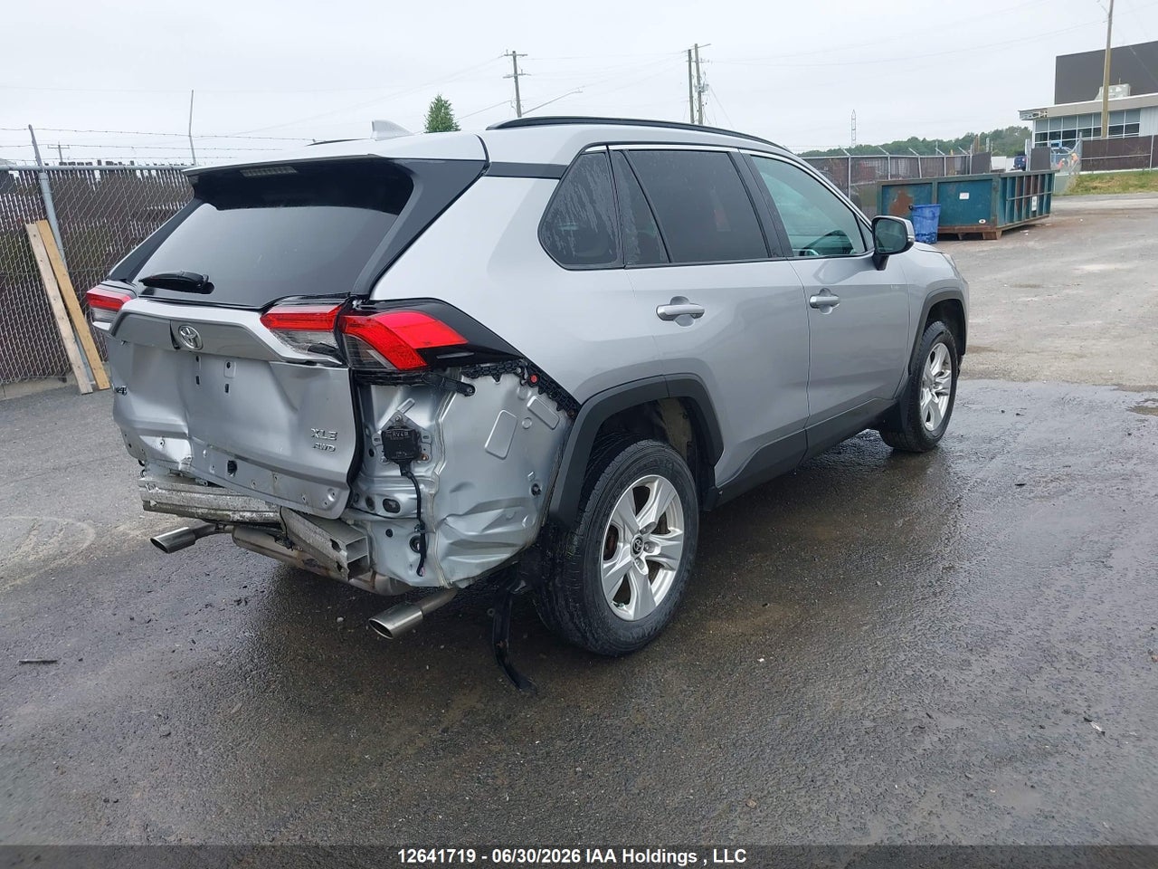 2021 TOYOTA RAV4 XLE thumbnail 5
