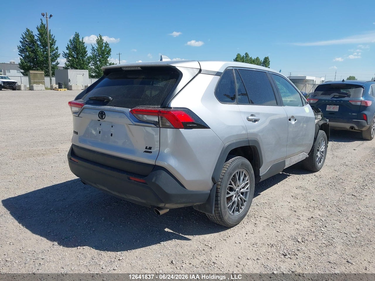 2023 TOYOTA RAV4 LE thumbnail 5