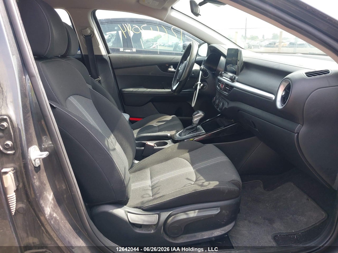 2024 KIA FORTE thumbnail 6