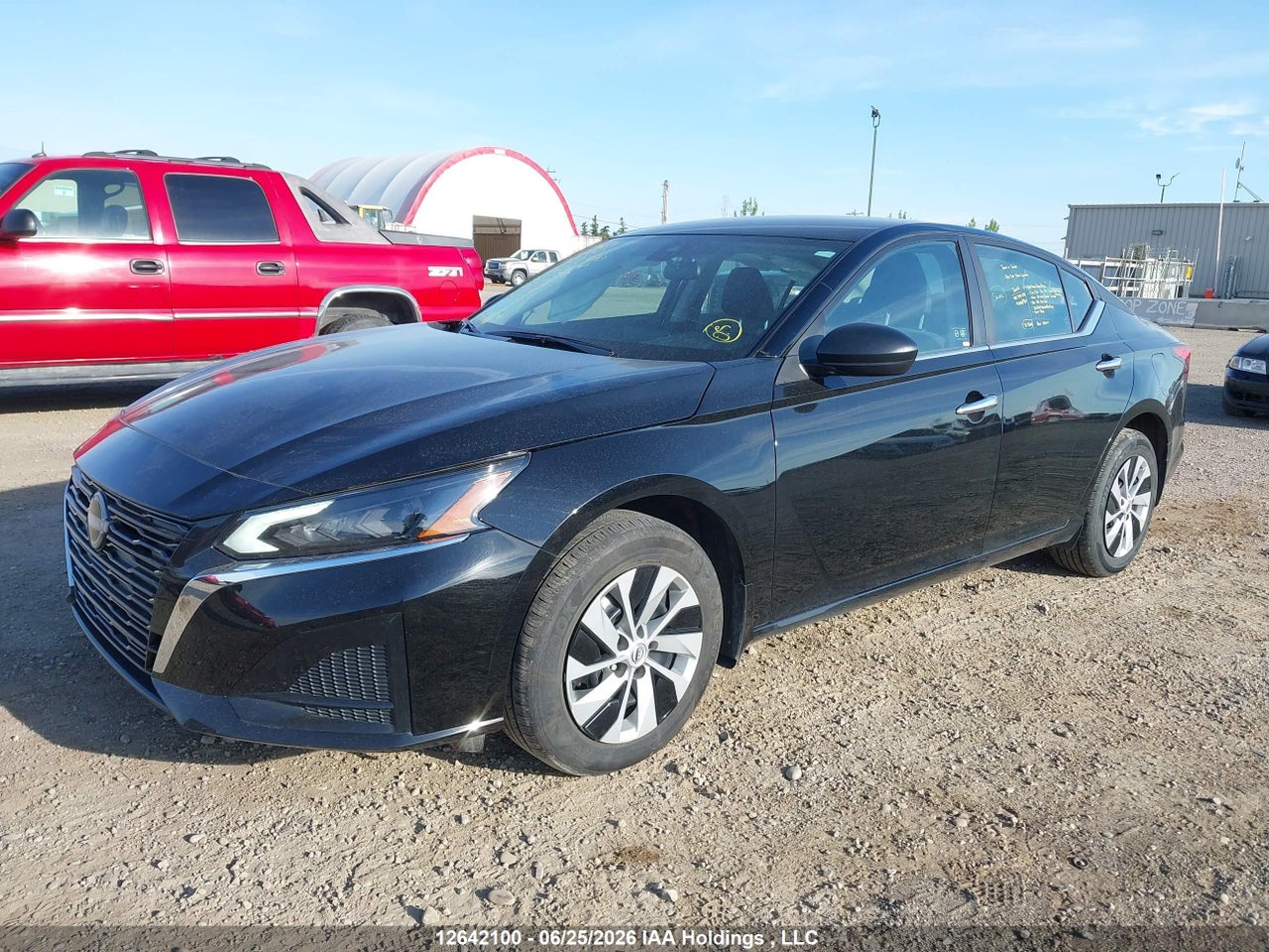 2025 NISSAN Altima S thumbnail 3