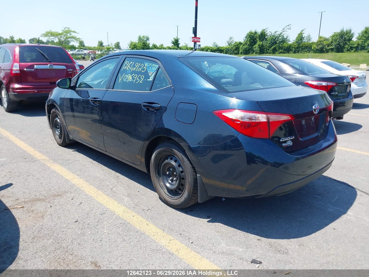 2018 TOYOTA COROLLA LE thumbnail 4