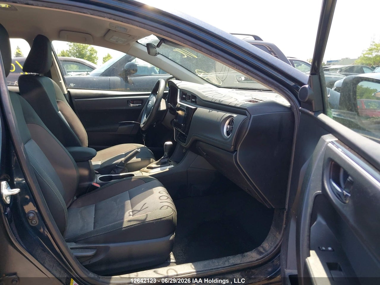 2018 TOYOTA COROLLA LE thumbnail 6