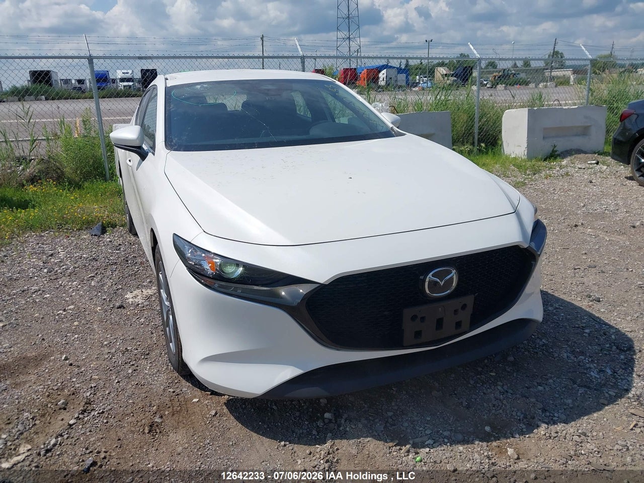 2025 MAZDA MAZDA3 thumbnail 2