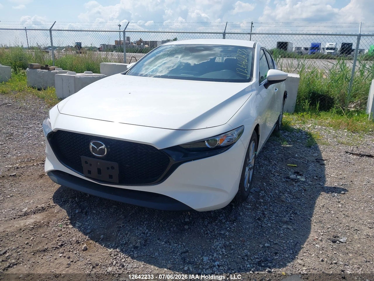 2025 MAZDA MAZDA3 thumbnail 3