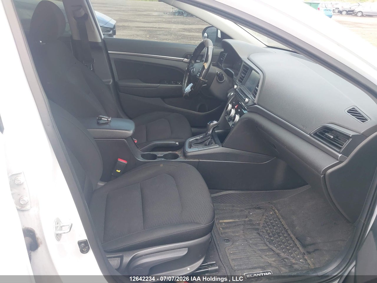 2020 HYUNDAI ELANTRA PREFERRED WITH SUN AND SAFETY PACKAGE AUTO IVT thumbnail 6