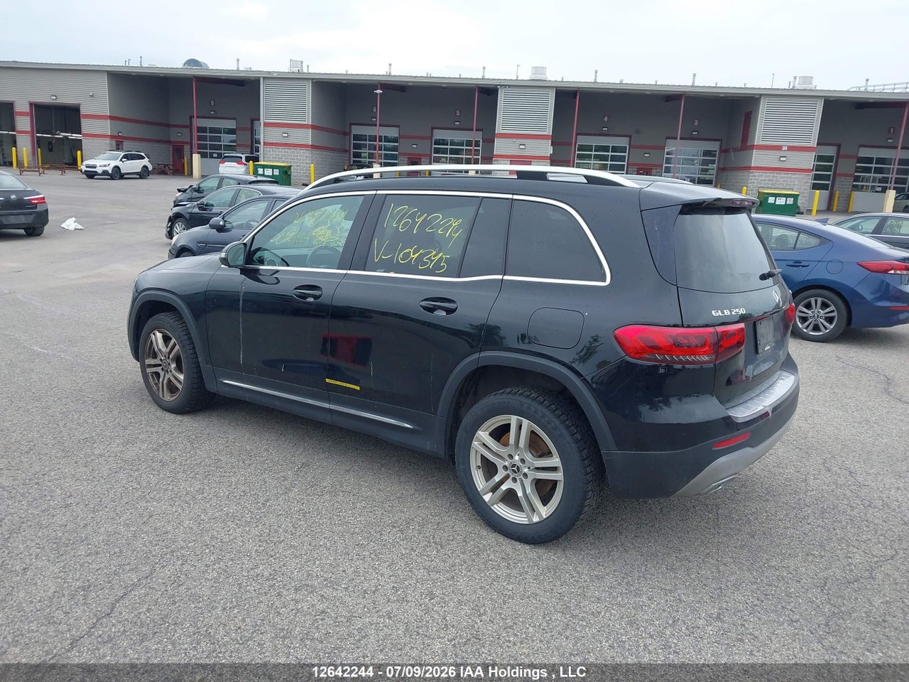 2021 MERCEDES BENZ GLB 250 4MATIC thumbnail 4