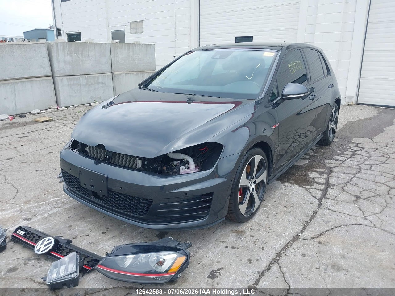 2016 VOLKSWAGEN GTI S/SE/AUTOBAHN thumbnail 3