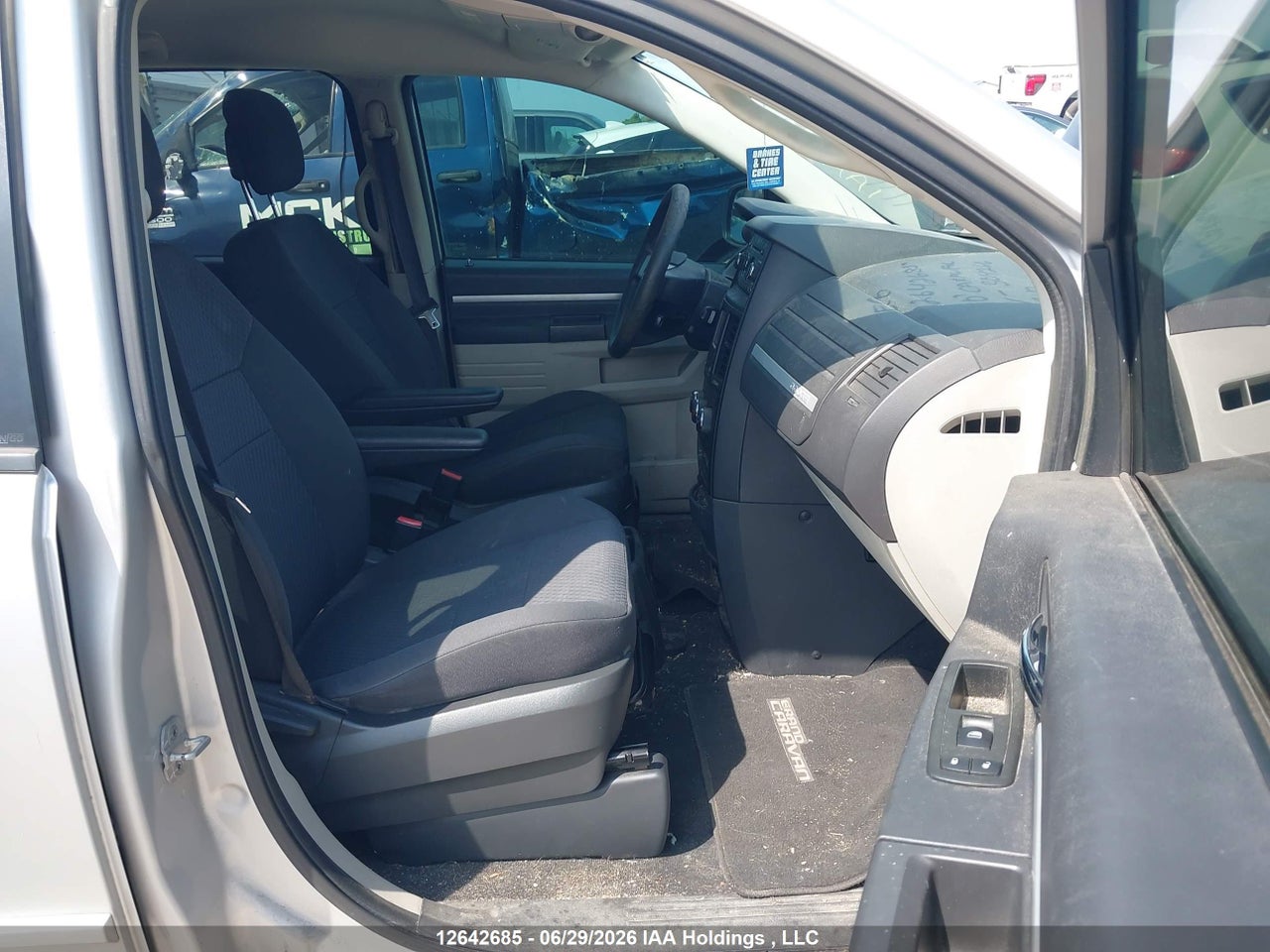 2010 DODGE GRAND CARAVAN SE thumbnail 6