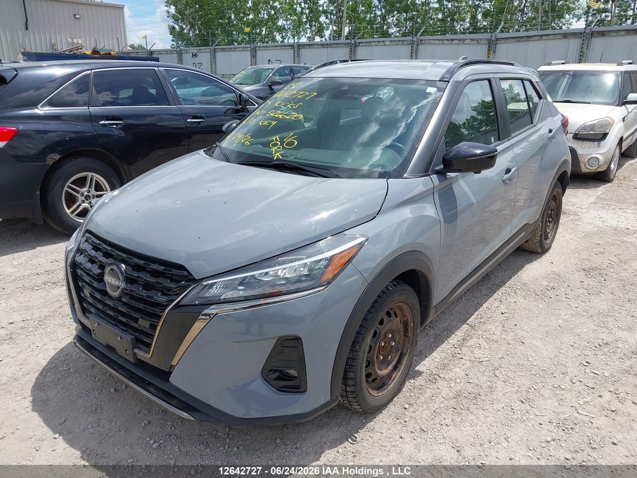 2024 NISSAN KICKS SR thumbnail 3