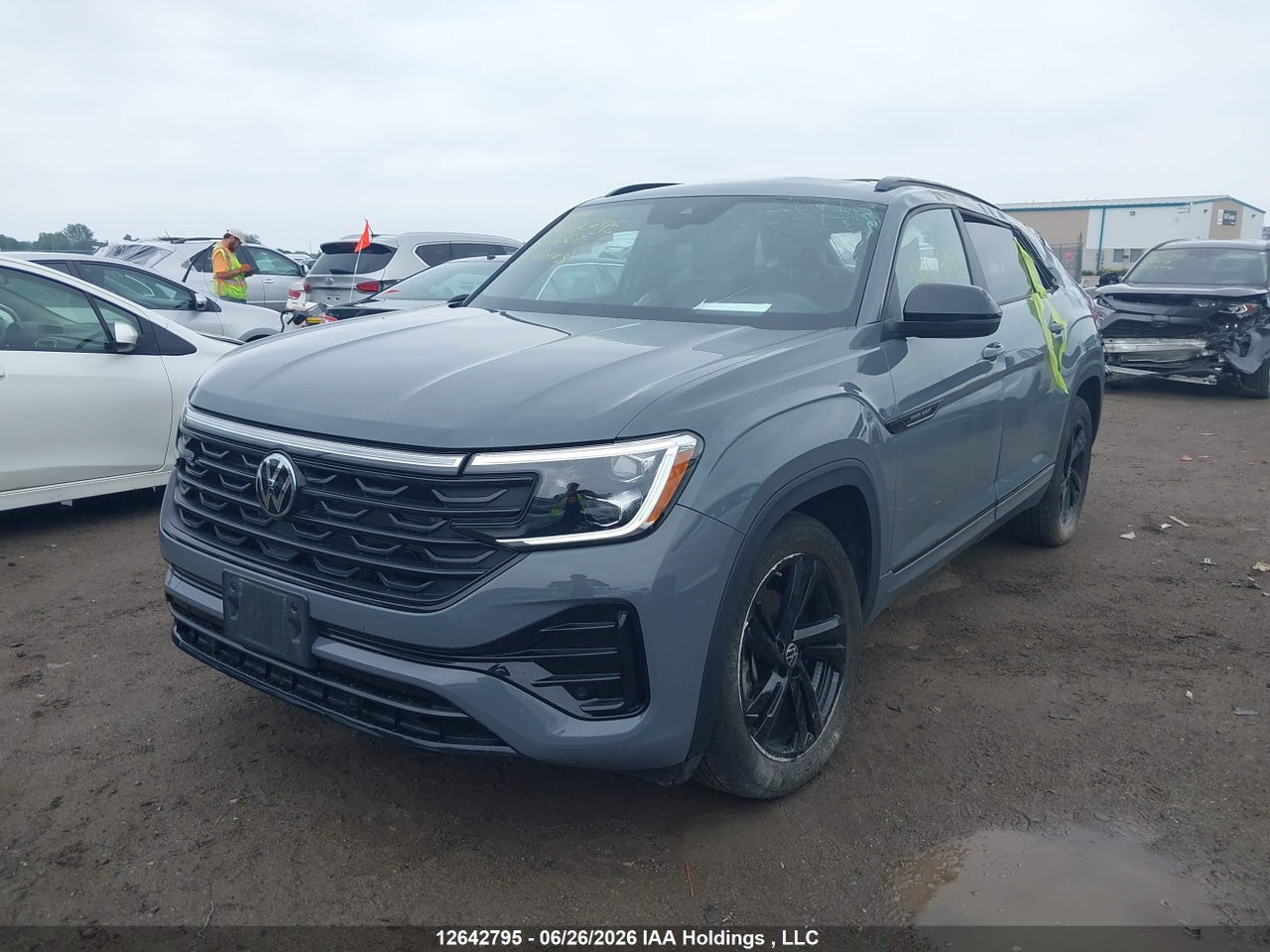 2025 VOLKSWAGEN ATLAS CROSS SPORT SE thumbnail 3