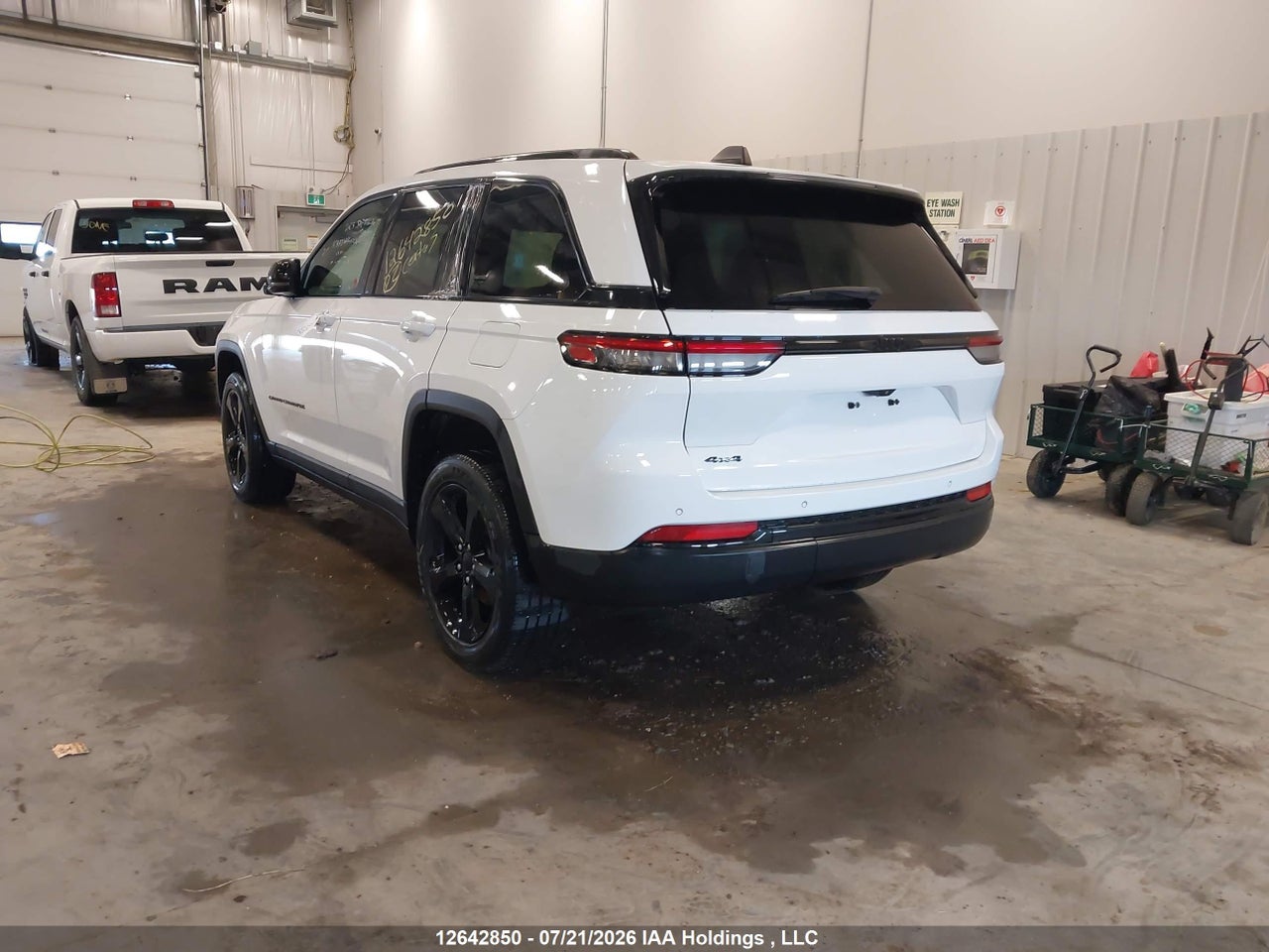 2023 JEEP GRAND CHEROKEE LAREDO/ALTITUDE thumbnail 4