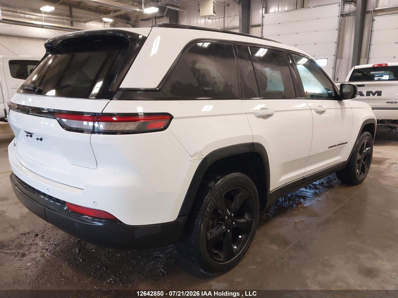 2023 JEEP GRAND CHEROKEE LAREDO/ALTITUDE thumbnail 7