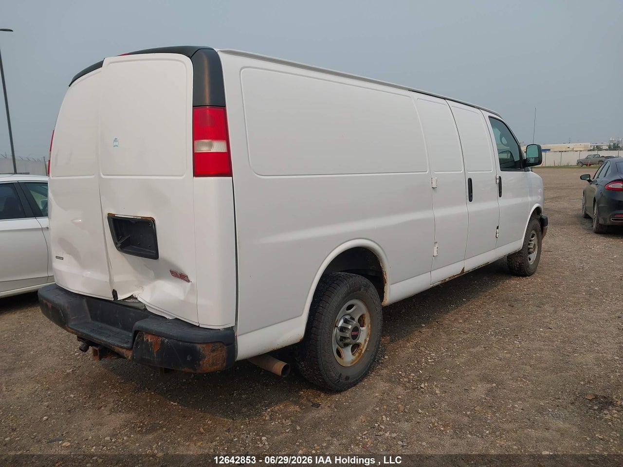 2014 GMC SAVANA G3500 thumbnail 5