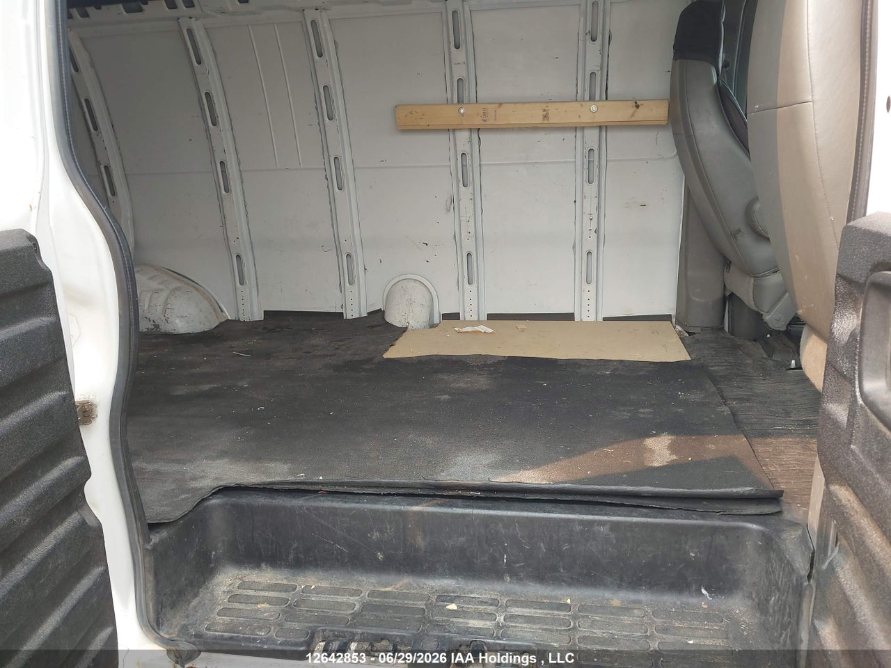 2014 GMC SAVANA G3500 thumbnail 9