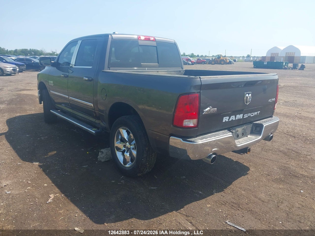 2015 RAM 1500 SLT thumbnail 4