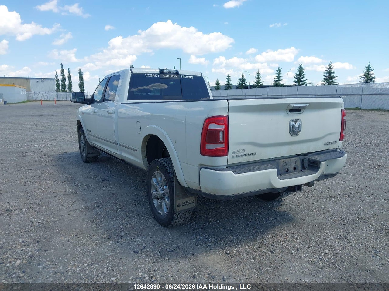 2019 RAM 2500 LIMITED thumbnail 4