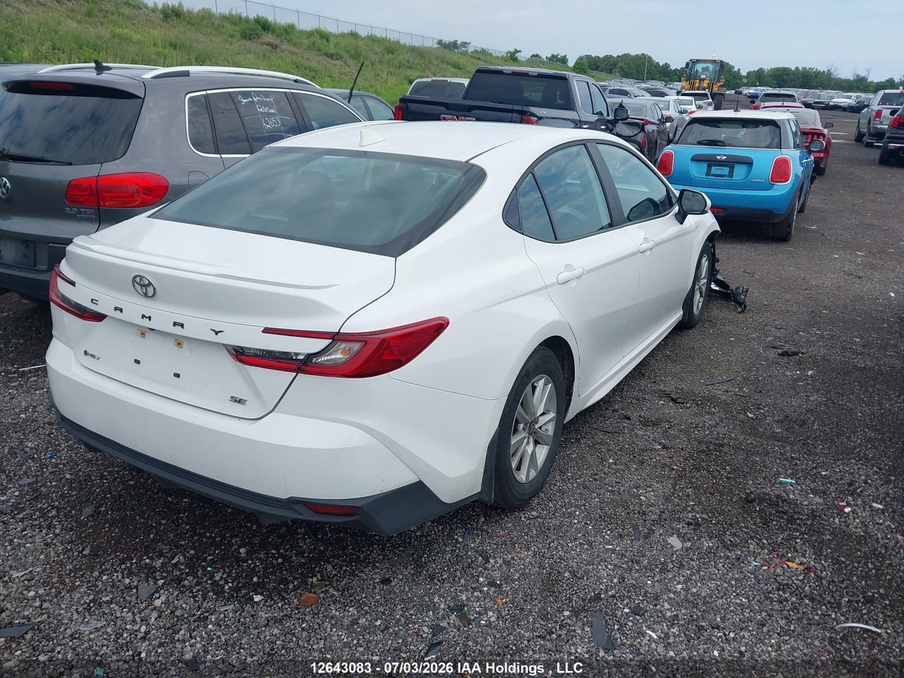 2026 TOYOTA CAMRY thumbnail 5