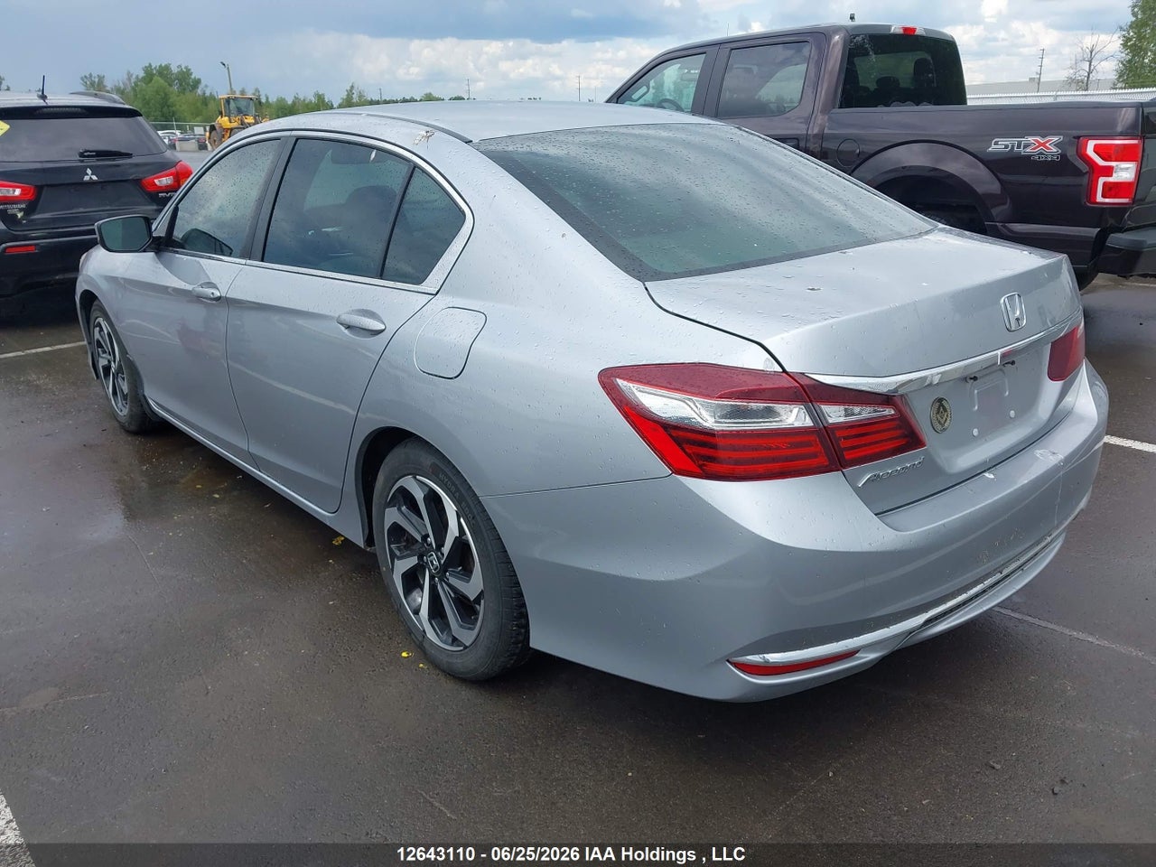 2017 HONDA ACCORD LX thumbnail 4