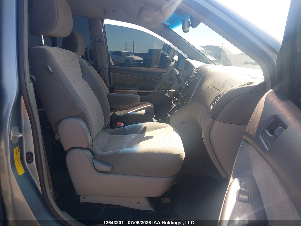 2010 TOYOTA SIENNA LE 8 PASSENGER thumbnail 6