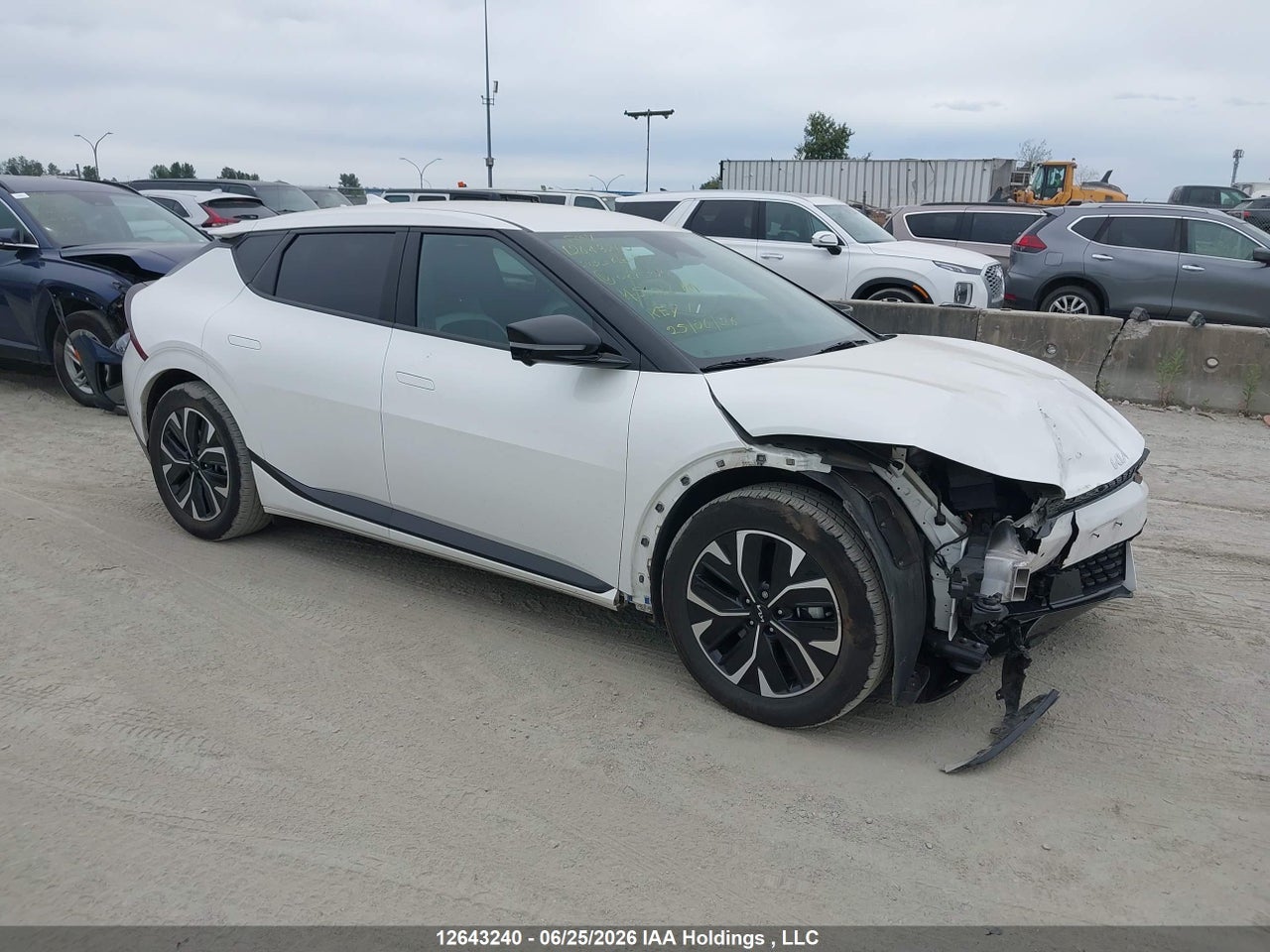 2022 KIA EV6 GT LINE thumbnail 2