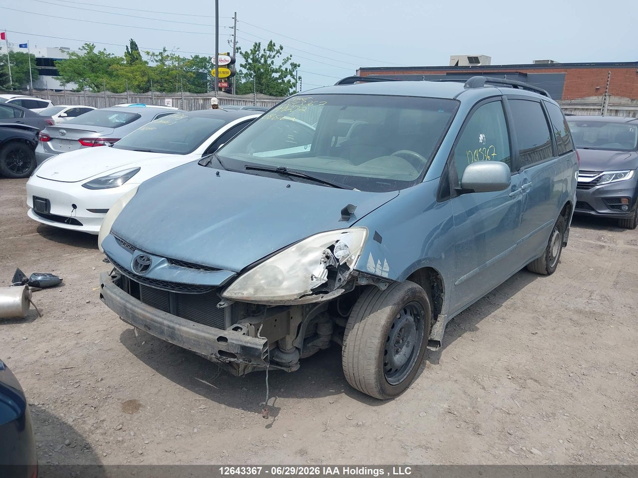 2008 TOYOTA SIENNA thumbnail 3