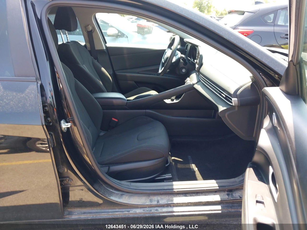 2022 HYUNDAI ELANTRA ESSENTIAL IVT WITH HYUNDAI SMARTSENSE PACKAGE thumbnail 6