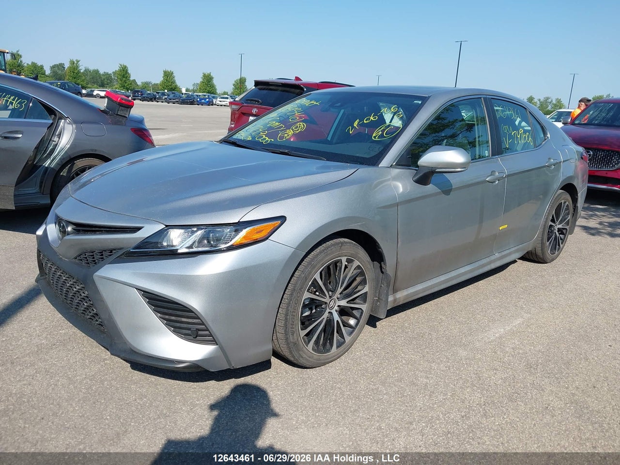 2019 TOYOTA CAMRY SE thumbnail 3