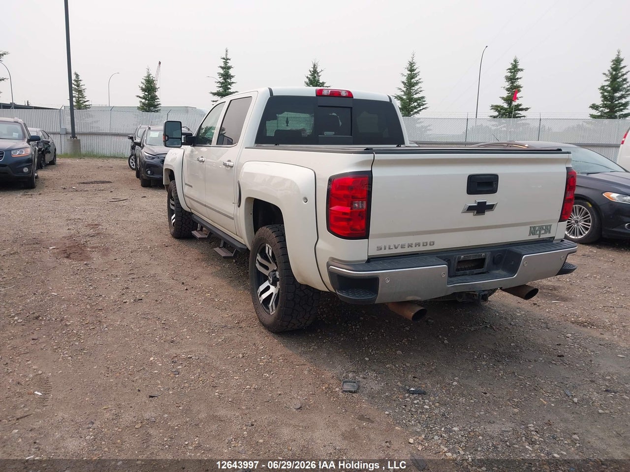 2015 CHEVROLET SILVERADO 1500 LTZ thumbnail 4