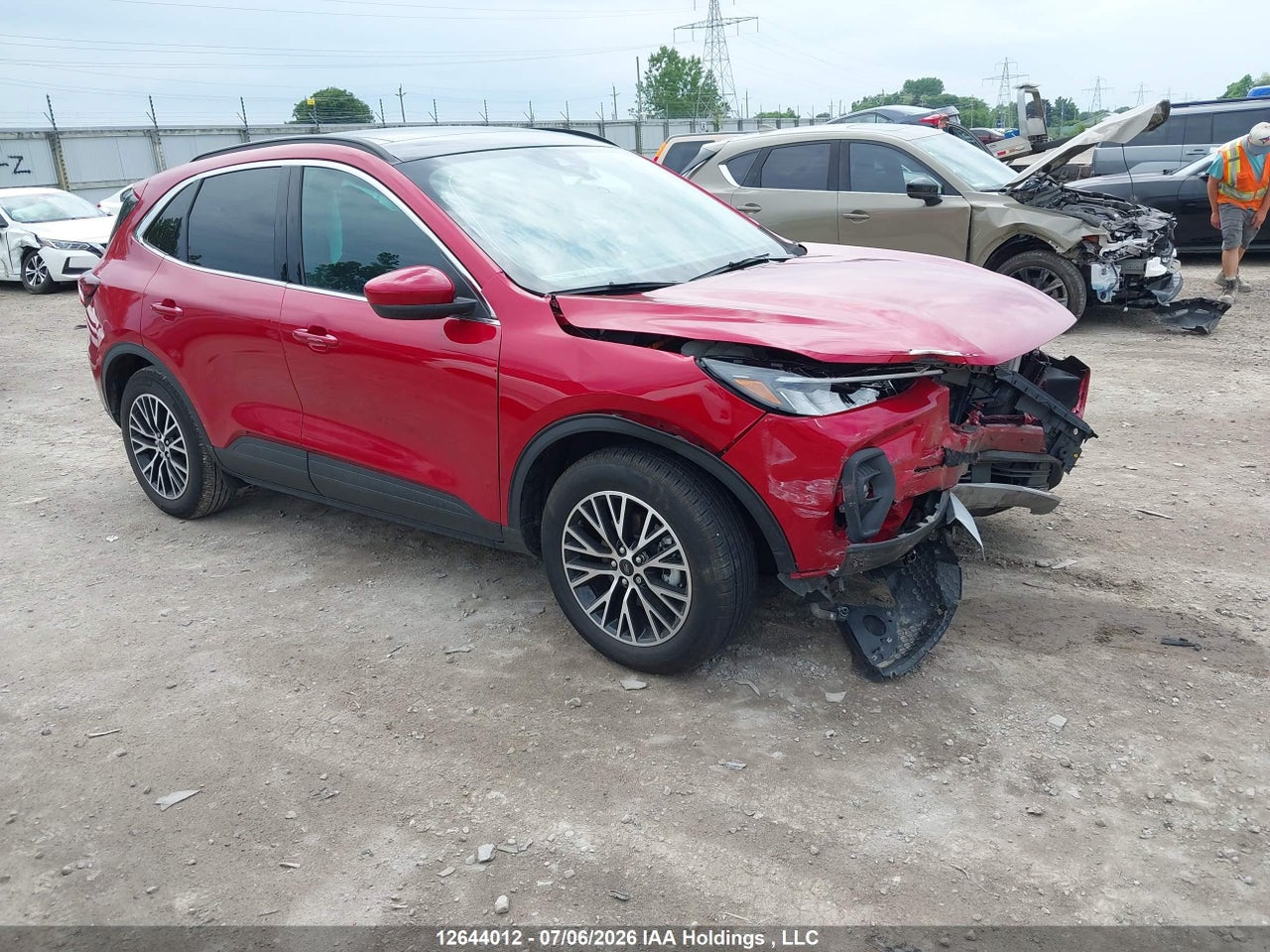 2025 FORD ESCAPE PHEV thumbnail 2