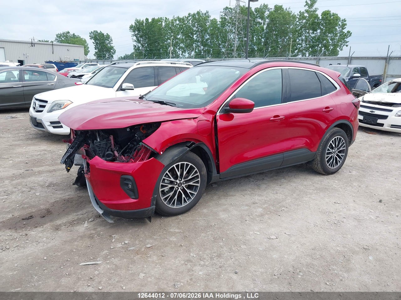 2025 FORD ESCAPE PHEV thumbnail 3