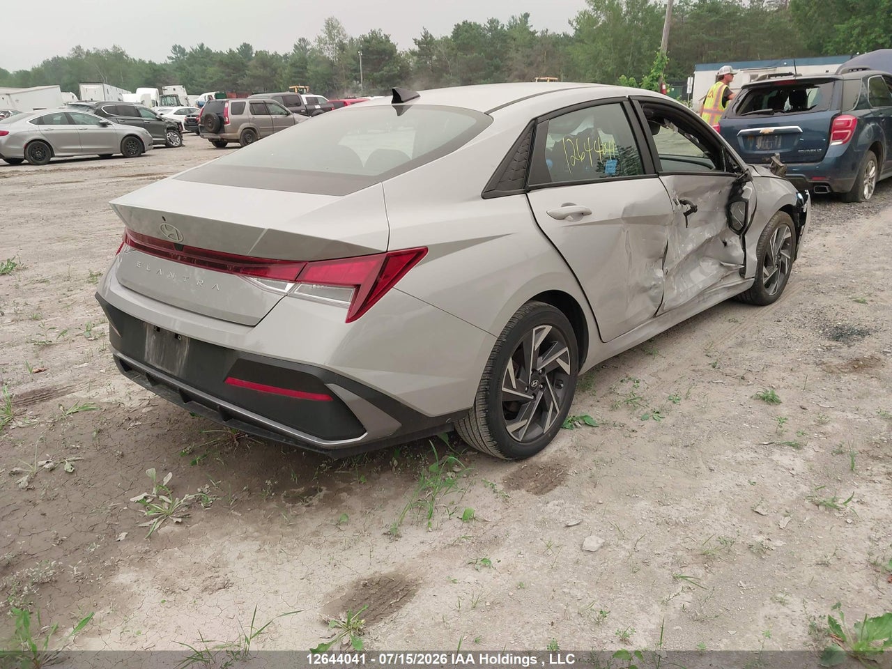 2024 HYUNDAI ELANTRA thumbnail 5