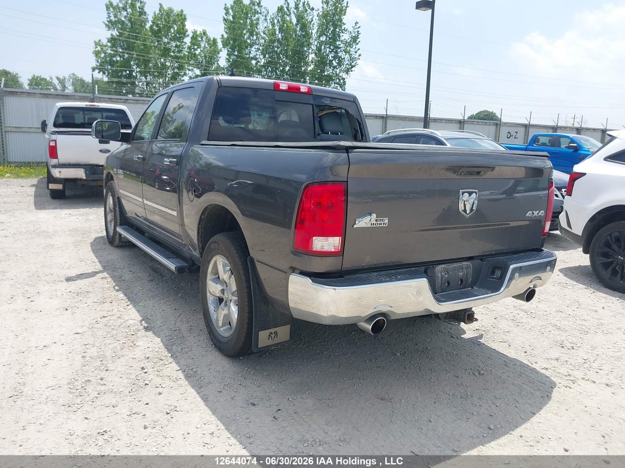 2018 RAM 1500 SLT thumbnail 4
