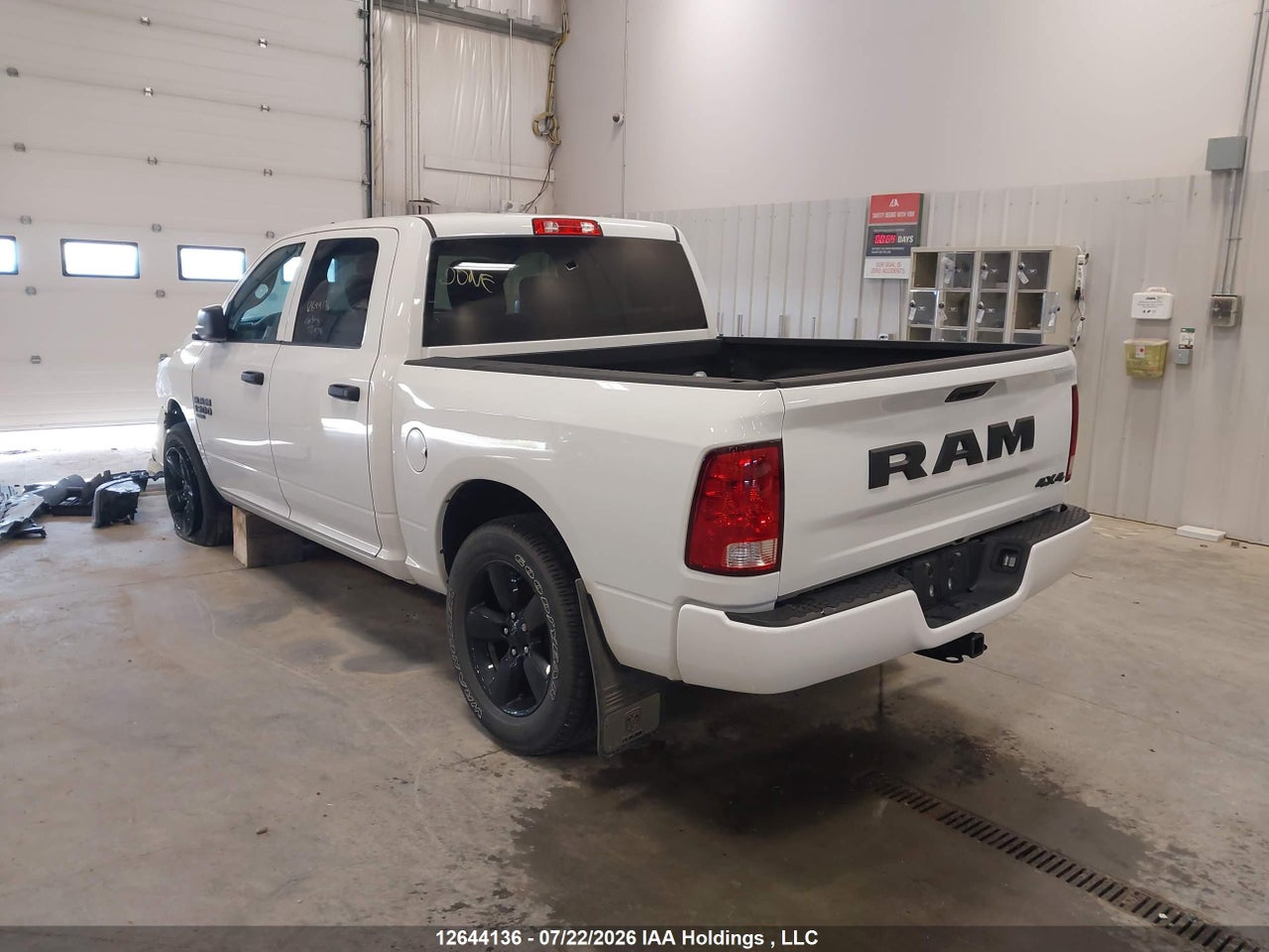 2023 RAM 1500 CLASSIC TRADESMAN thumbnail 4