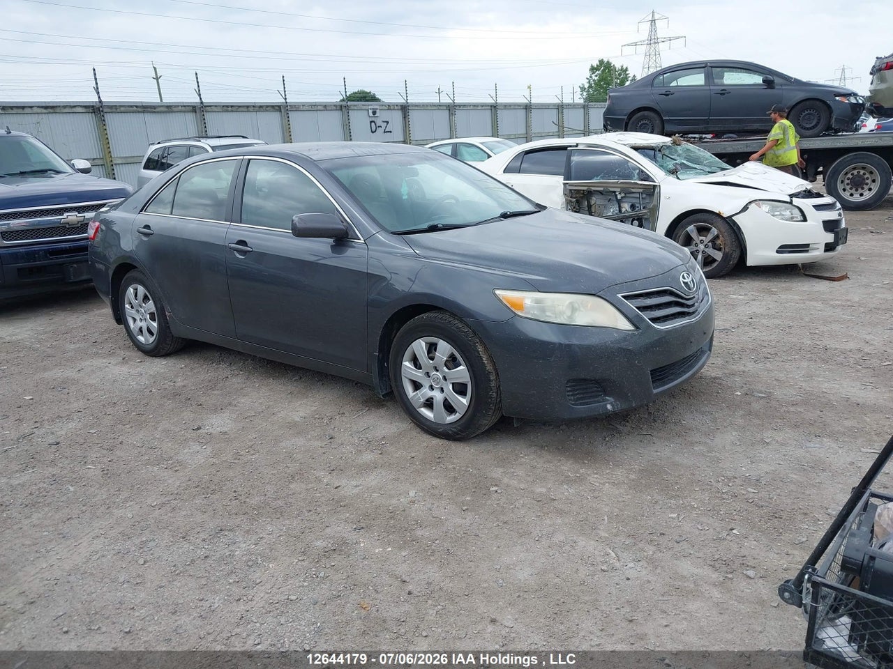 2010 TOYOTA CAMRY LE thumbnail 2