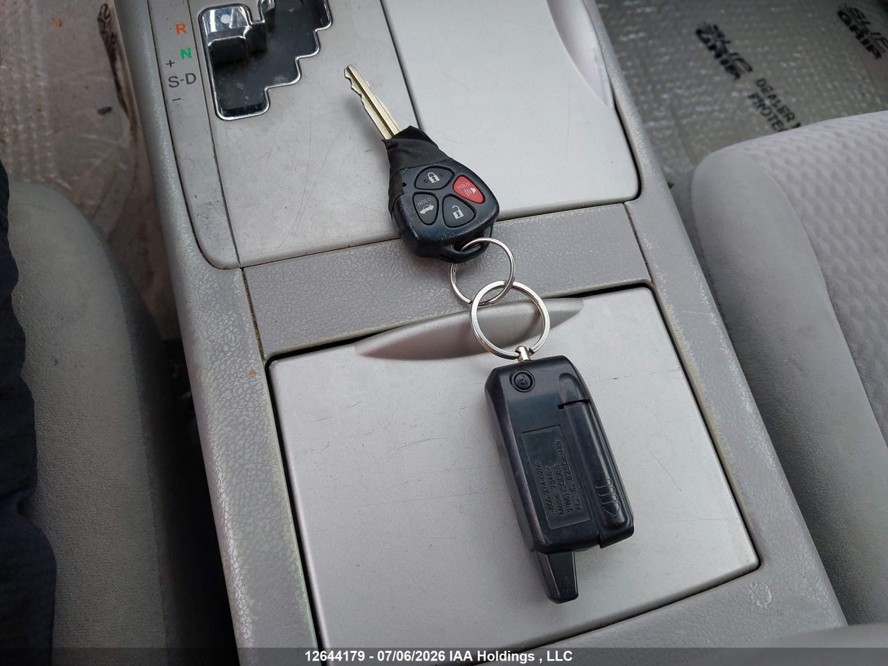 2010 TOYOTA CAMRY LE thumbnail 11