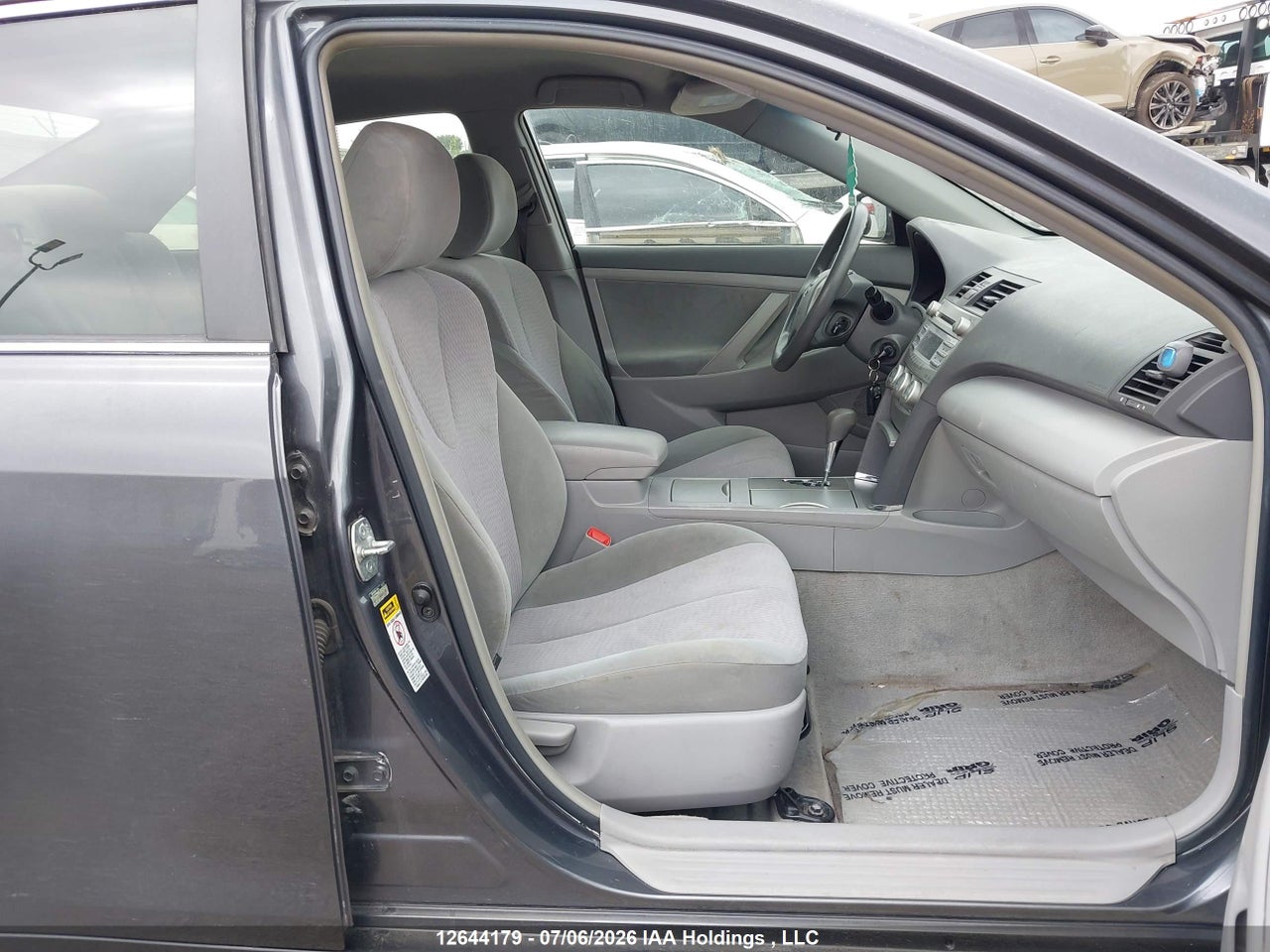 2010 TOYOTA CAMRY LE thumbnail 6