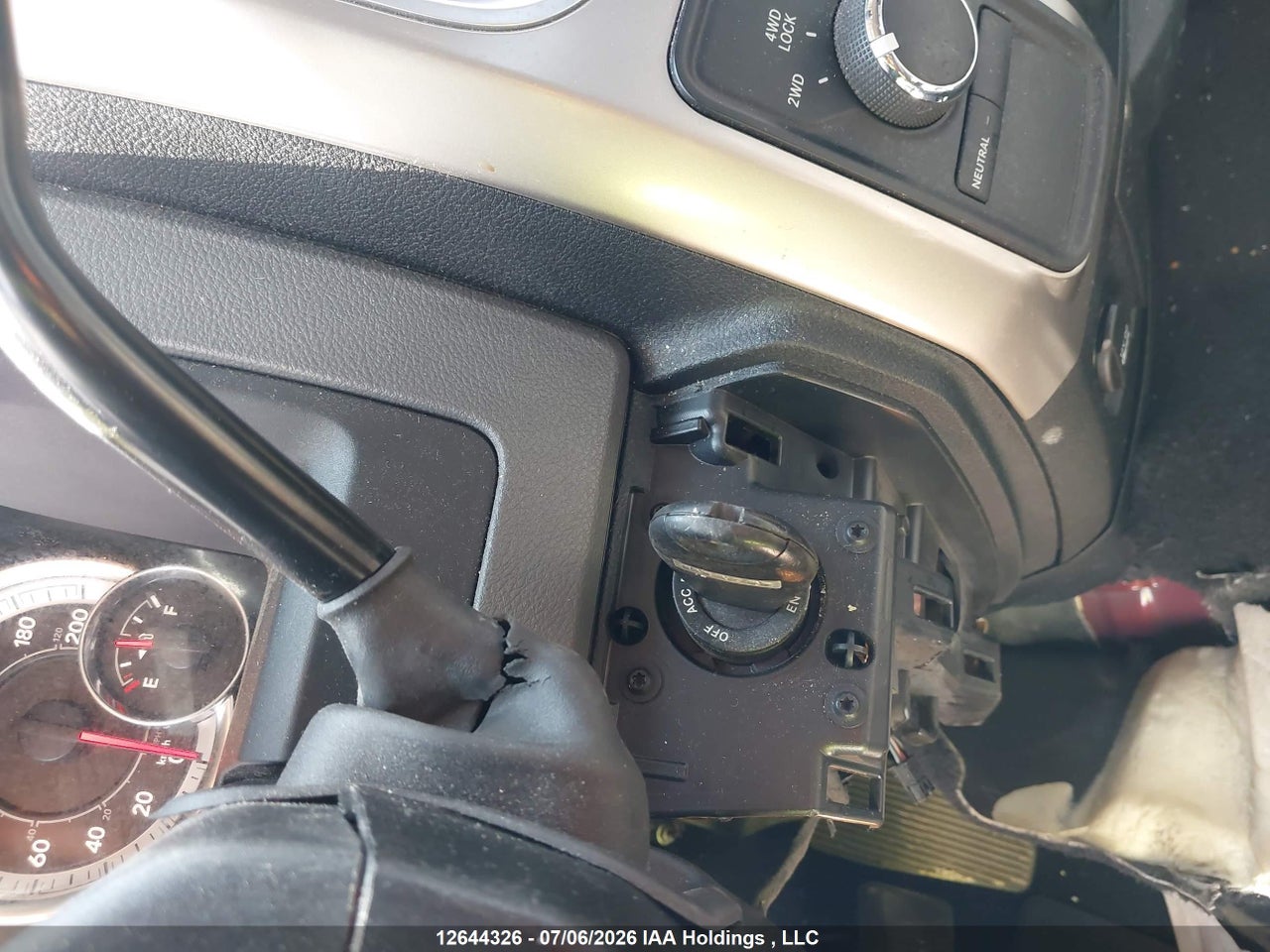2013 RAM 1500 SLT thumbnail 11