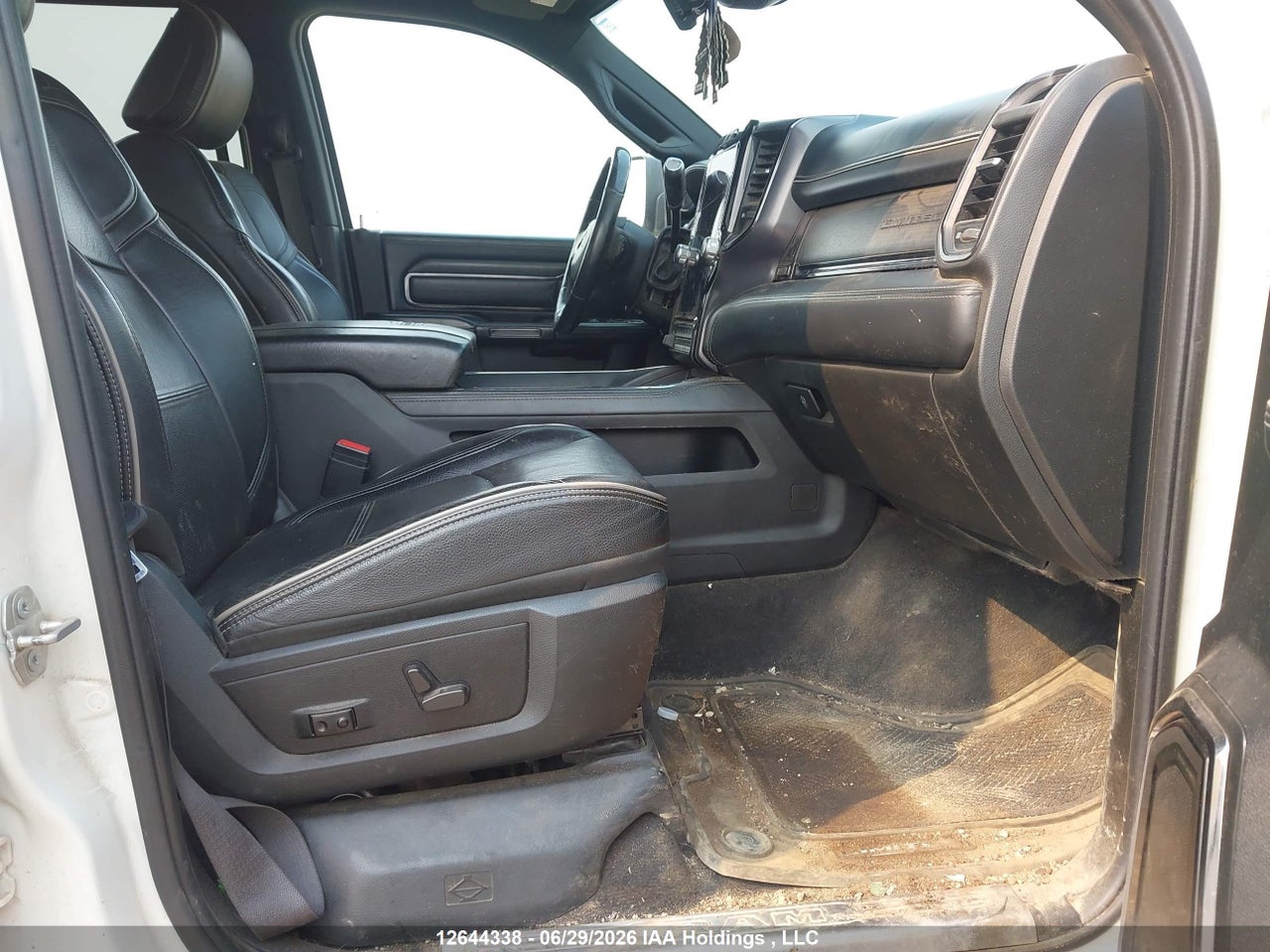 2022 RAM 3500 LIMITED thumbnail 6
