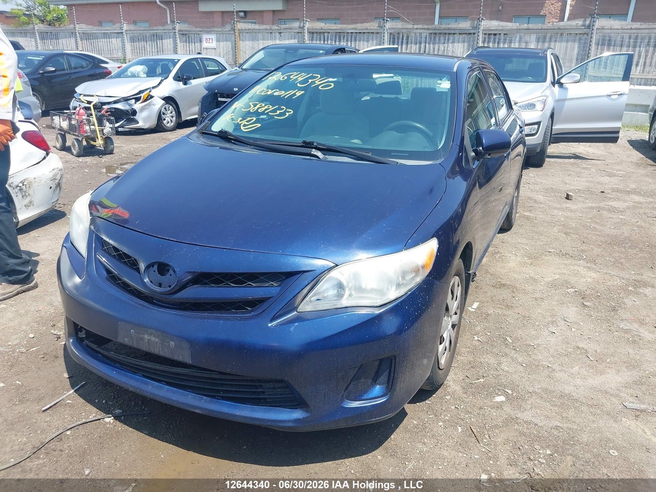 2011 TOYOTA COROLLA thumbnail 3