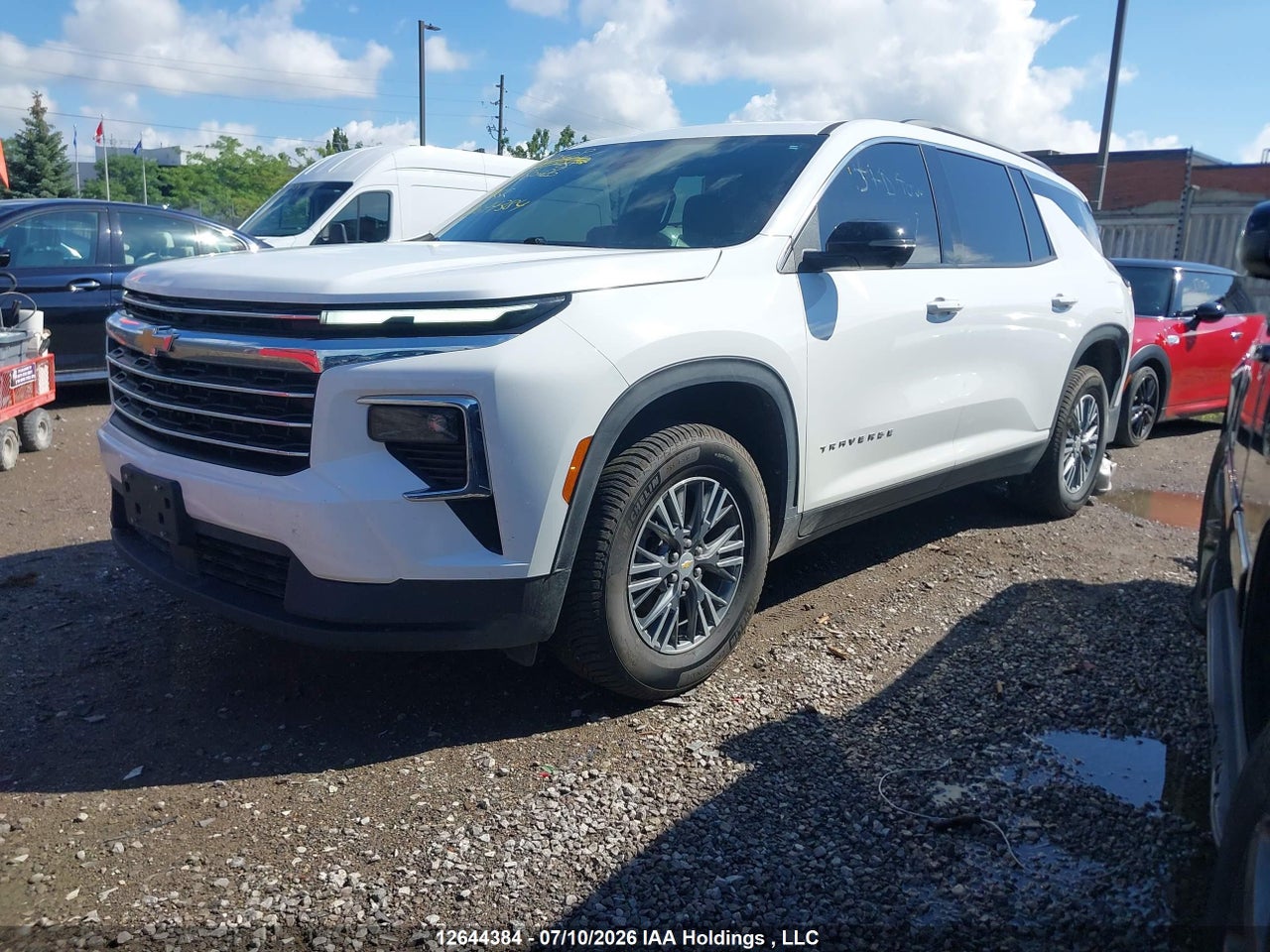 2025 CHEVROLET TRAVERSE LT thumbnail 3