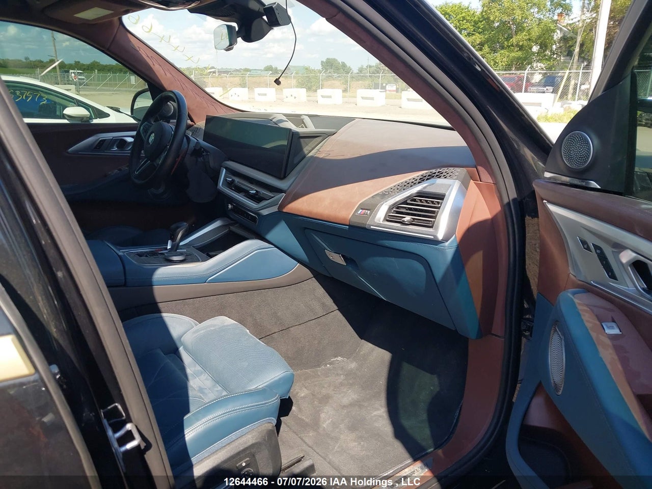 2023 BMW XM thumbnail 6