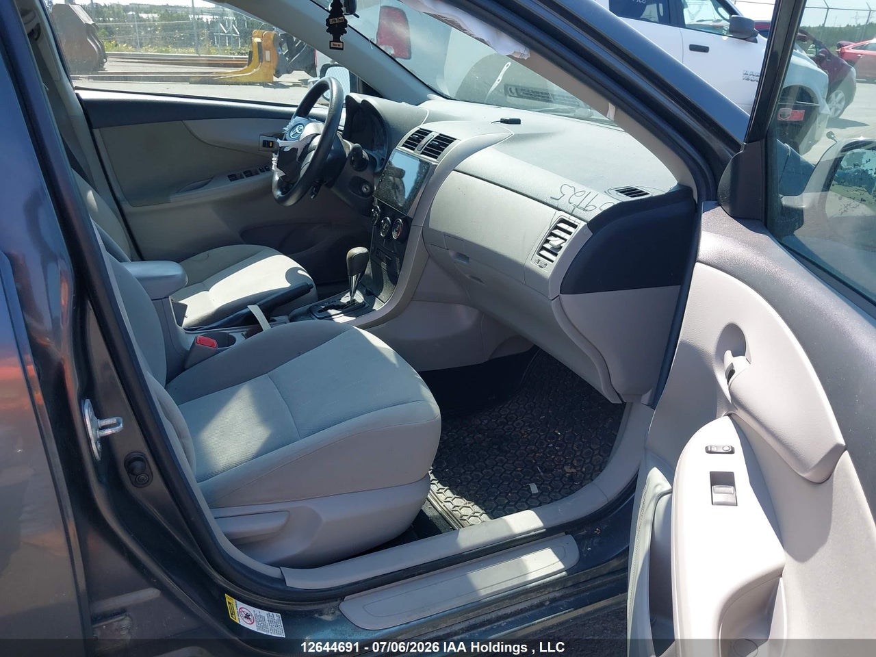 2011 TOYOTA COROLLA S/LE thumbnail 6