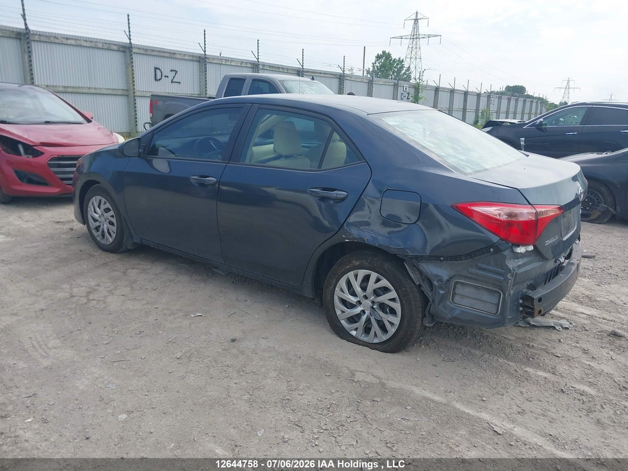 2017 TOYOTA COROLLA LE thumbnail 4