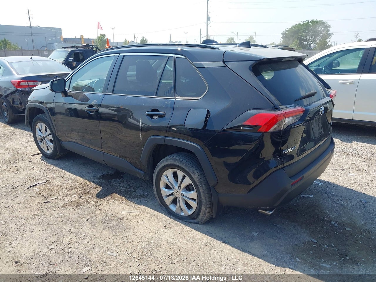 2021 TOYOTA RAV4 XLE thumbnail 4